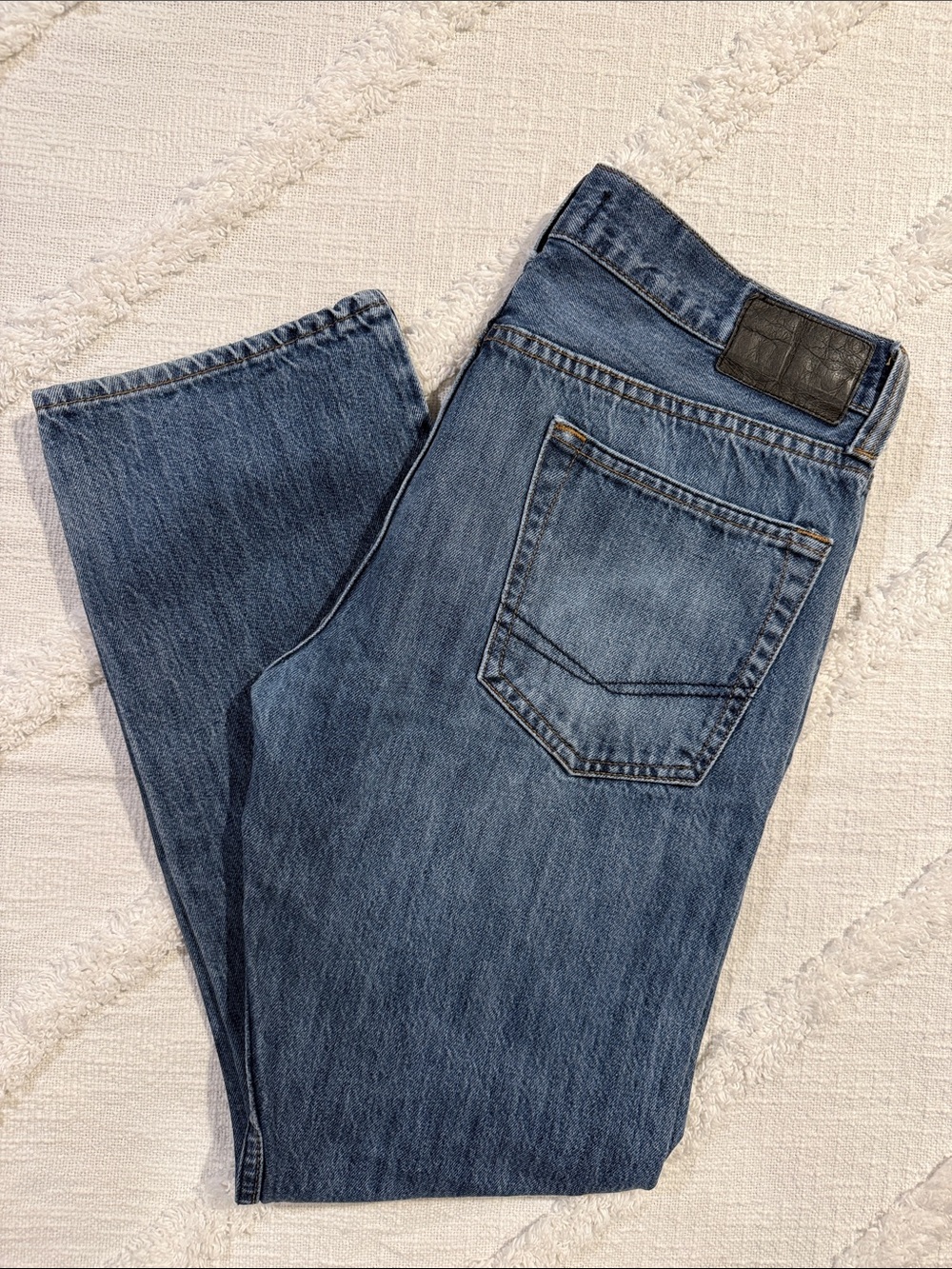 Bullhead Men's Straight-Leg Jeans in Medium Blue Wash
